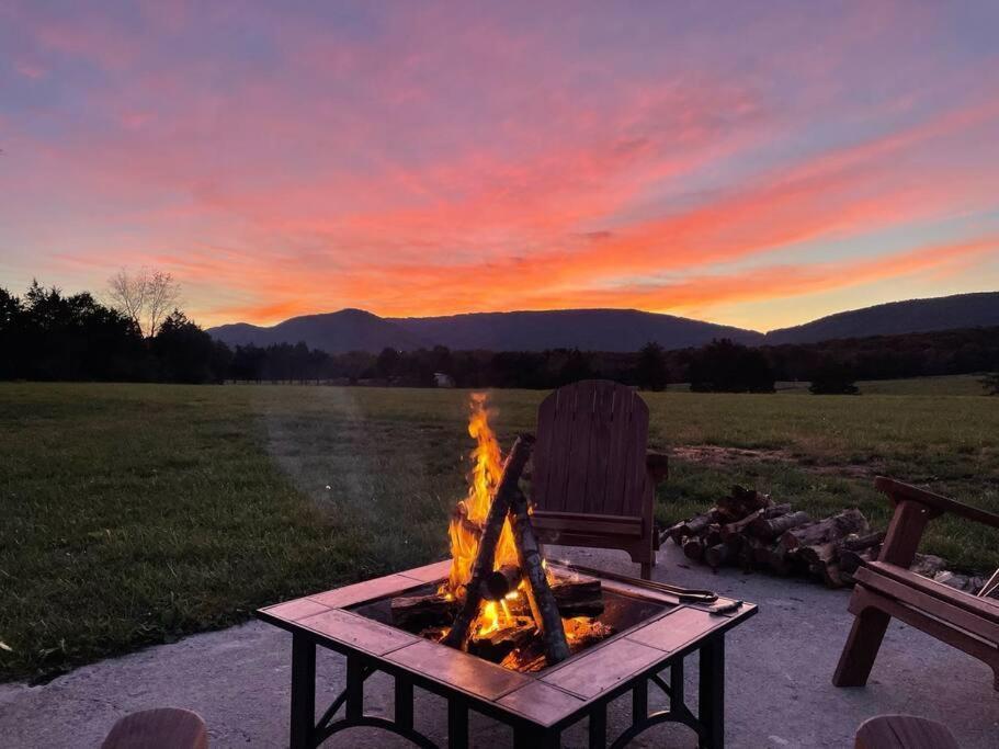Holly Tree Retreat Located In Beautiful Luray, Va. Villa Exteriör bild